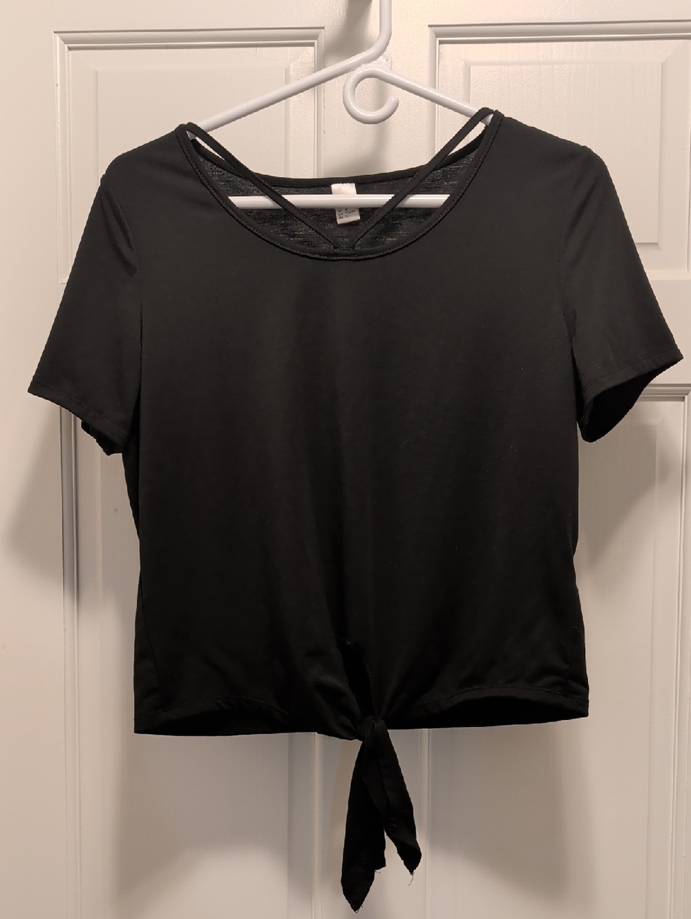 Women’s Black Knot-Front Short Sleeve Top Size M